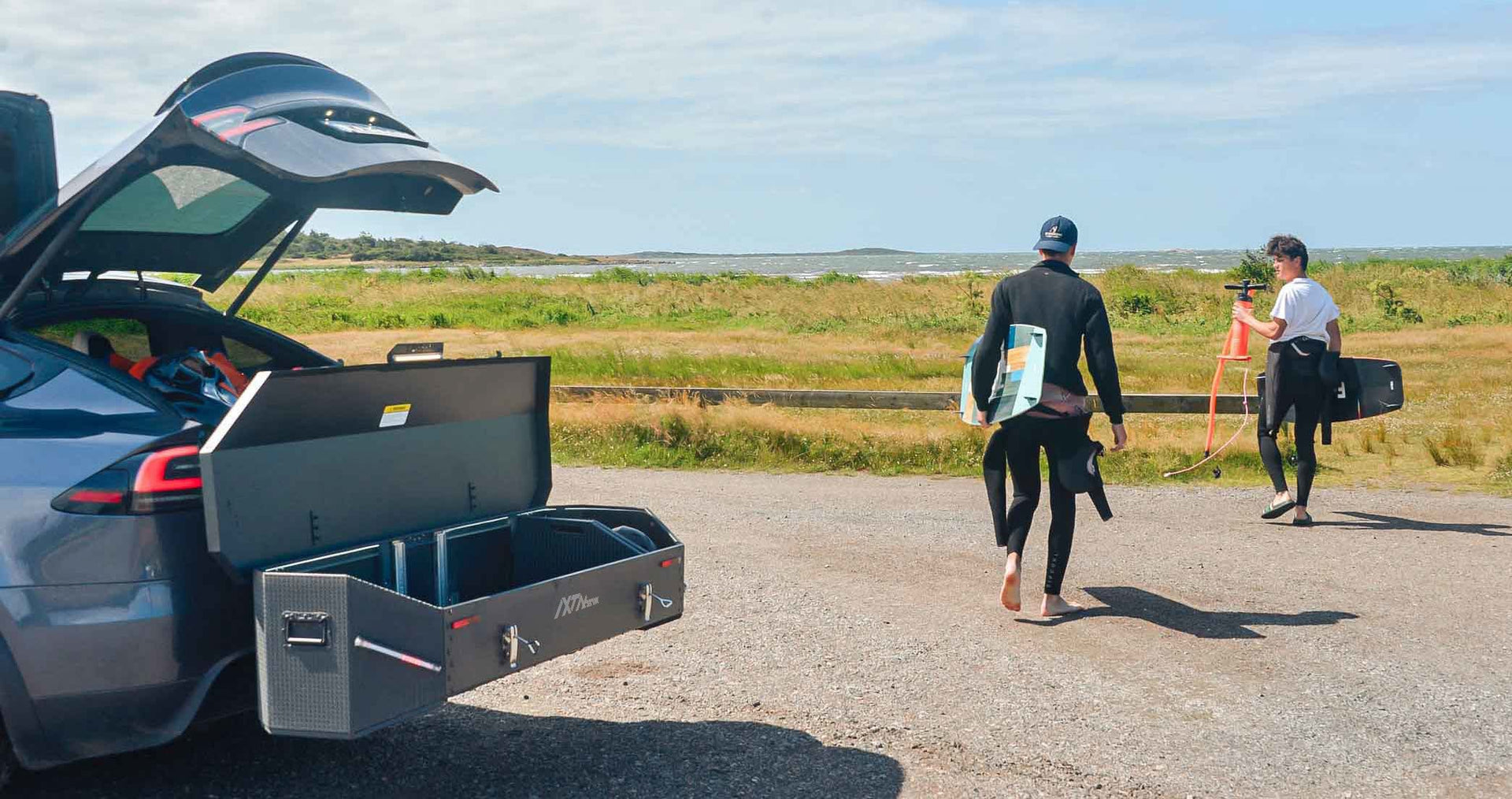 Store wet or muddy equipment in a roof box