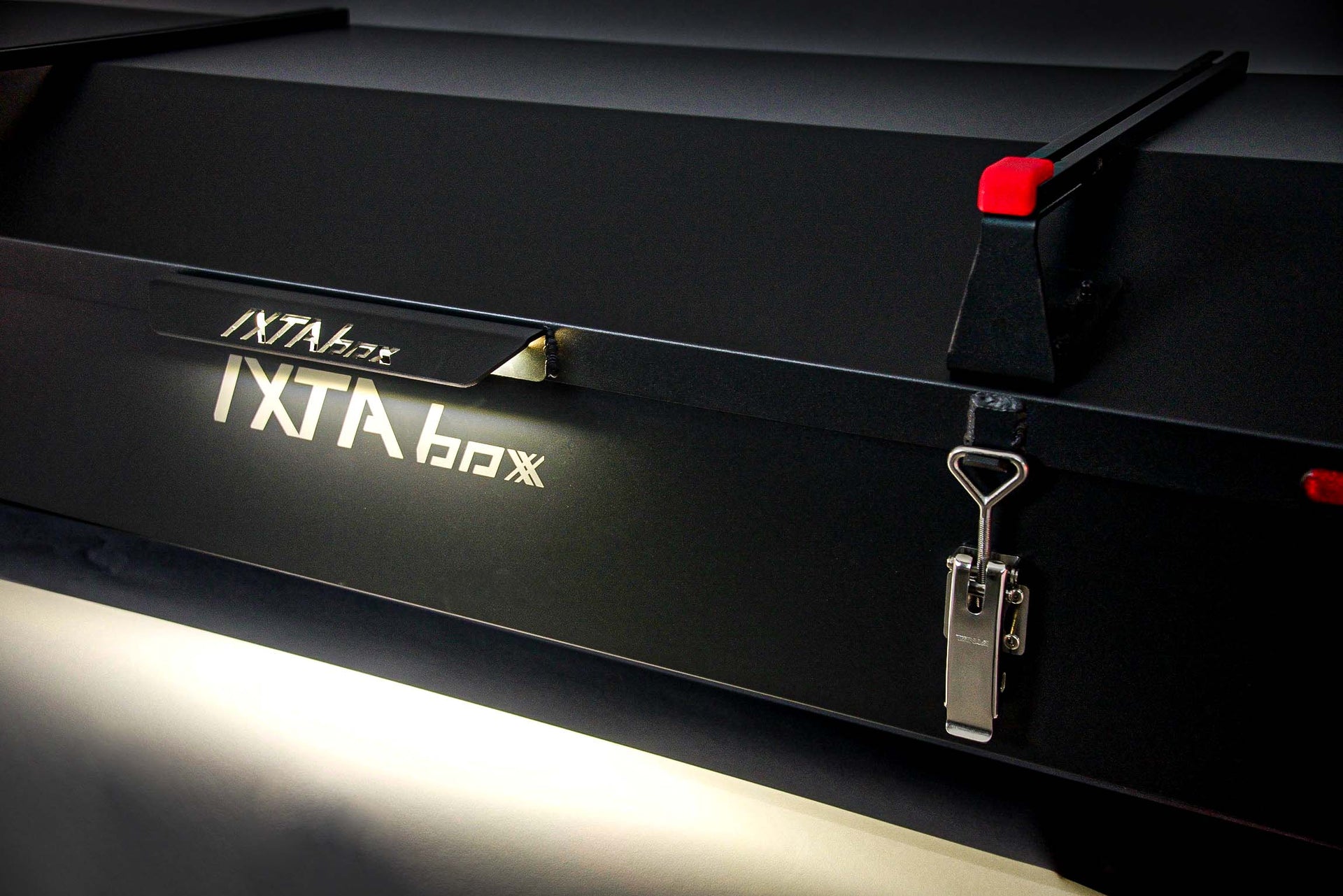 Bakbox Dragkrok: Så väljer du rätt lastlösning till familjeresan