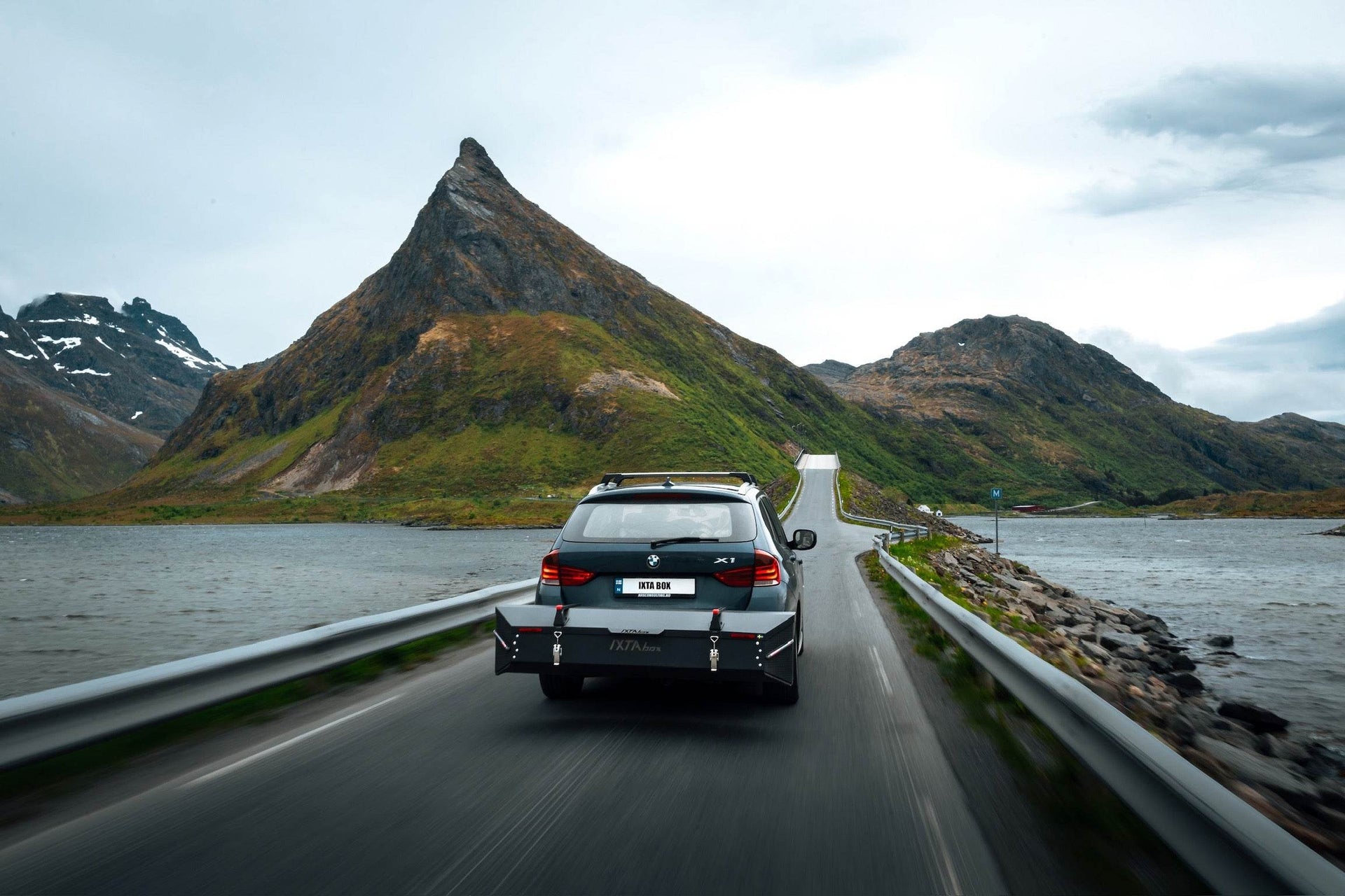 Opplev friheten med en IXTAbox bakboks tilhengerfeste – Perfekt for familieeventyr og utendørsopplevelser