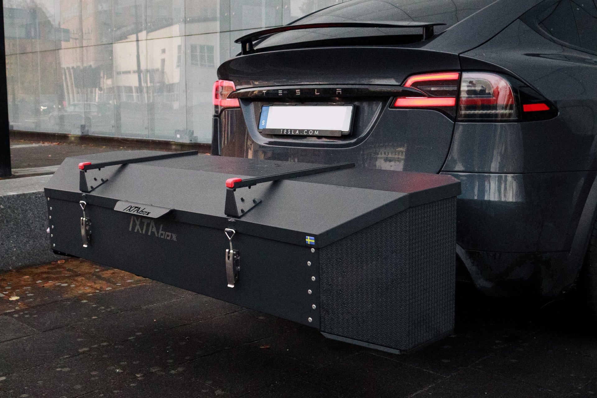 Are roof boxes safe to drive with?