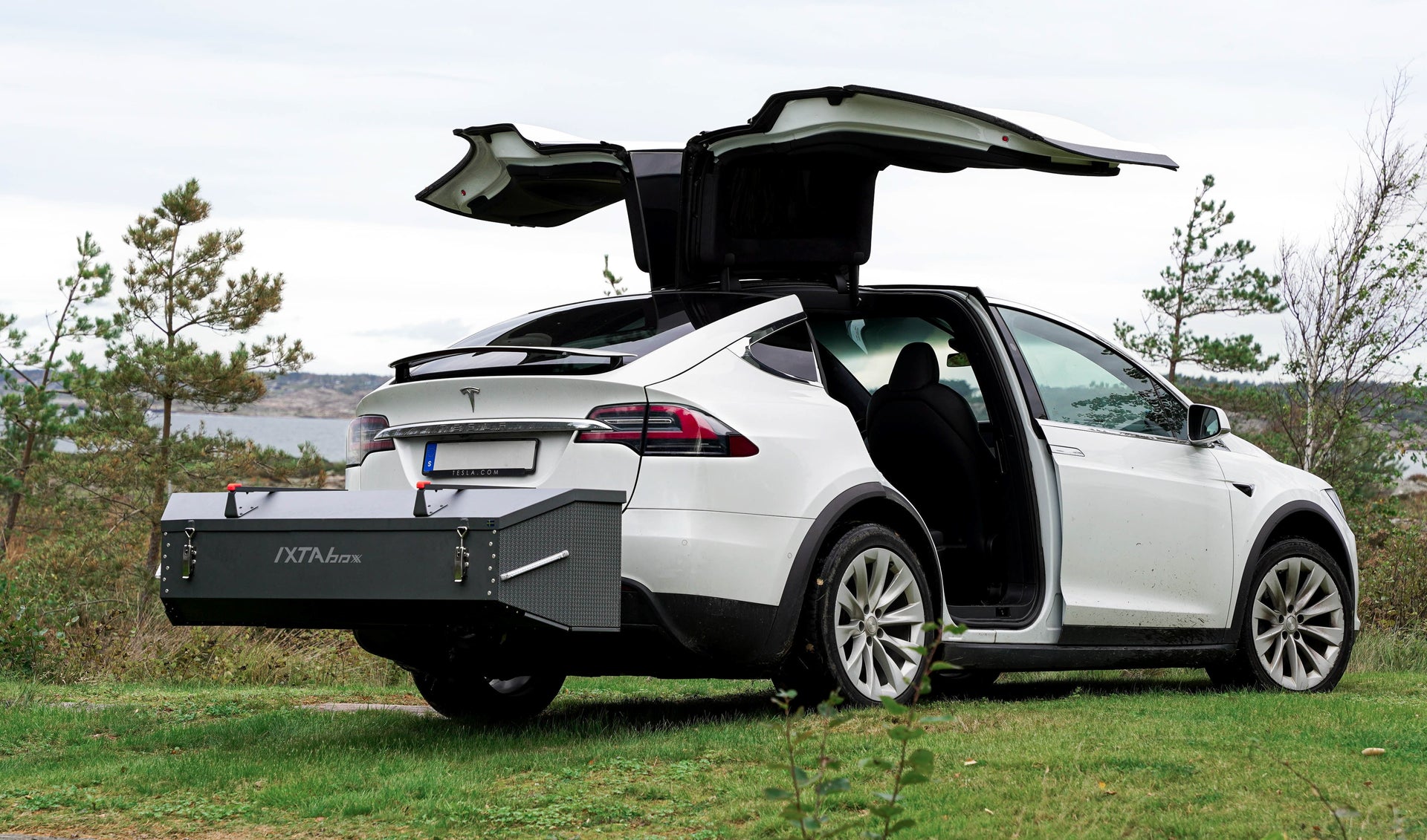 Bakboks tilhengerfeste Tesla Model Y: Hvorfor IXTAbox er det beste valget for din bil