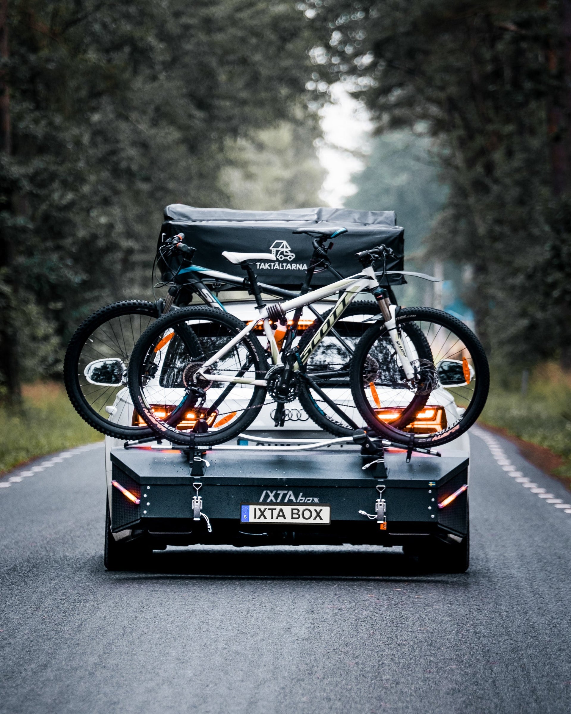 Can I mount bicycles on a cargo box? How?