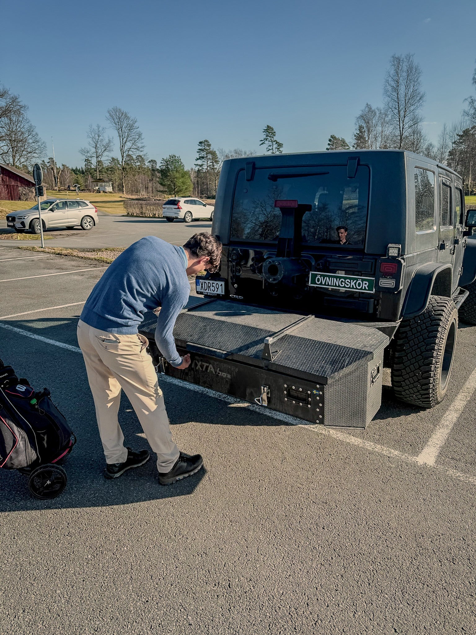 Thule vs Hapro: Varför IXTAbox är det Bästa Valet för Din Bilförvaring