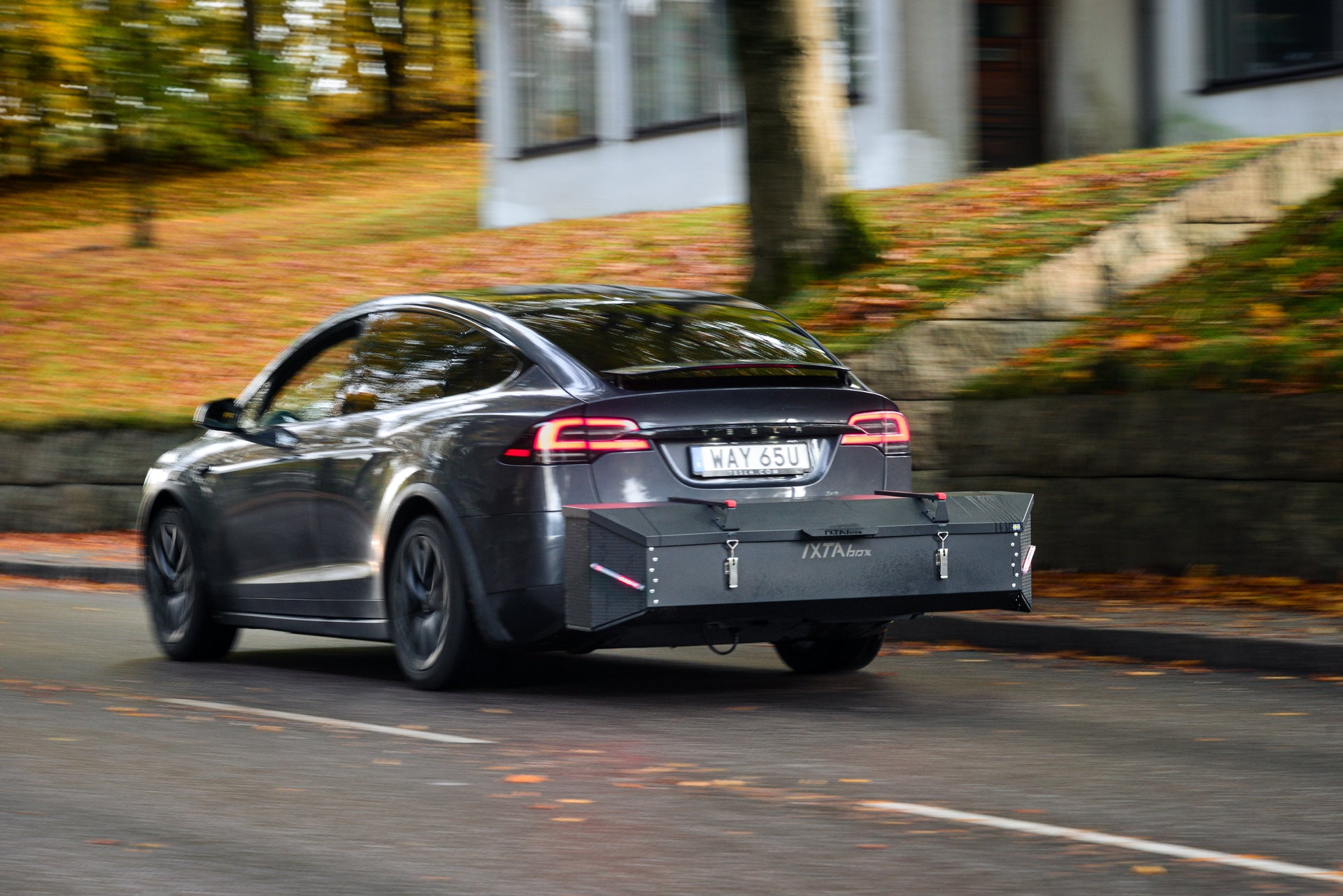 How to Pack Smart and Save Fuel with IXTAbox: Your Ultimate Cargo Box Guide